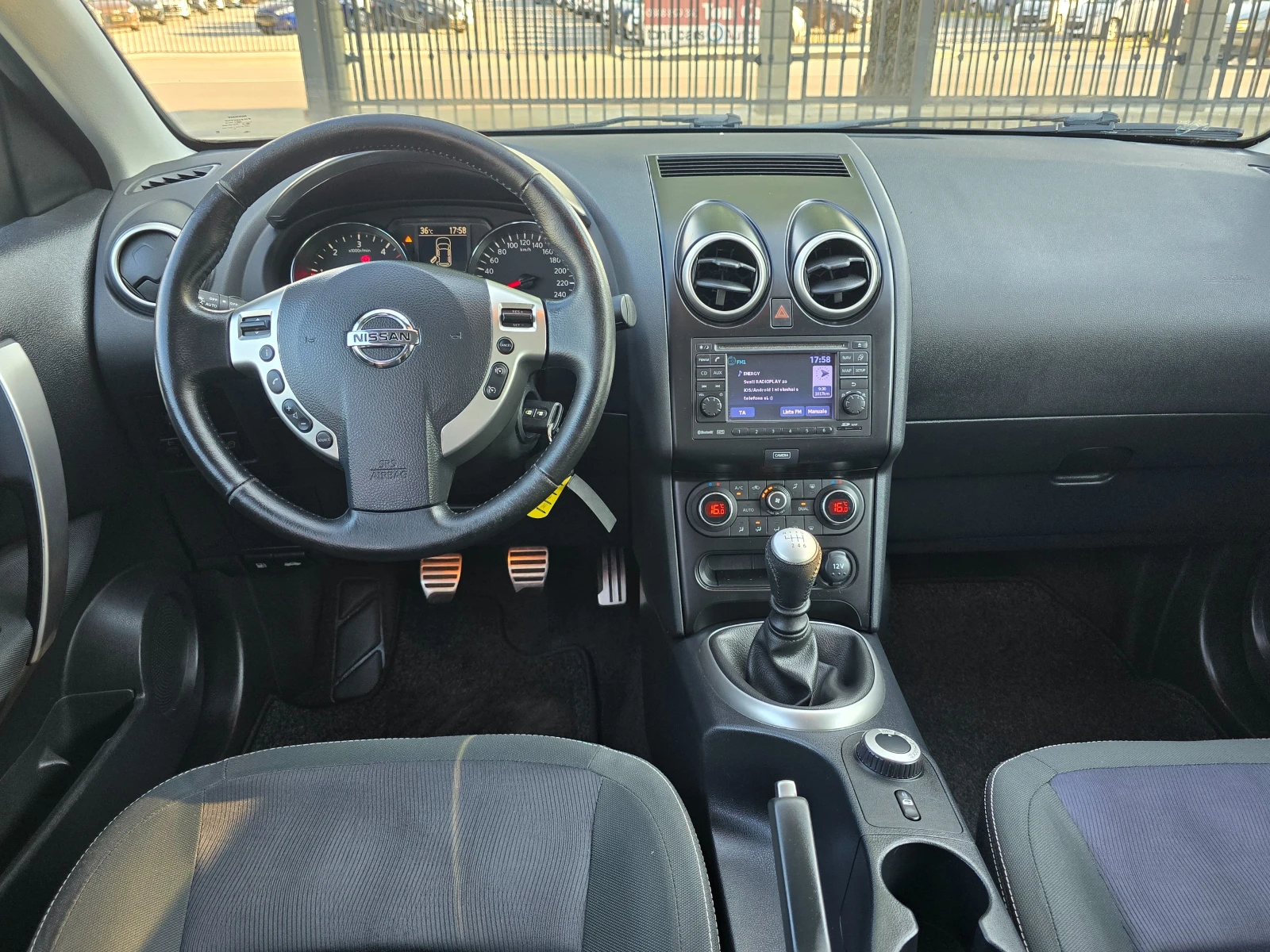 Nissan Qashqai 1.6DCI, 4x4, N-Tec, Камера, Нави!, снимка 11 - Автомобили и джипове - 55583965