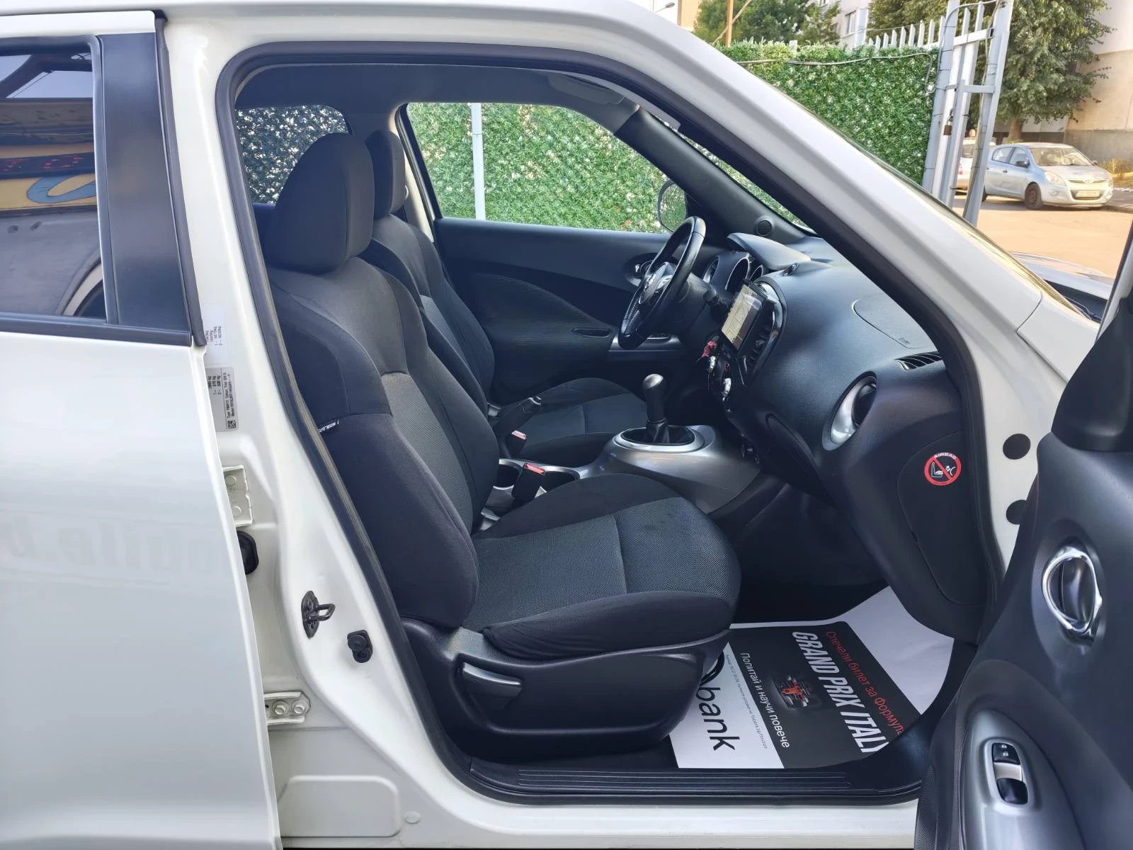 Nissan Juke 1.6 бензин газ, снимка 10 - Автомобили и джипове - 55741348