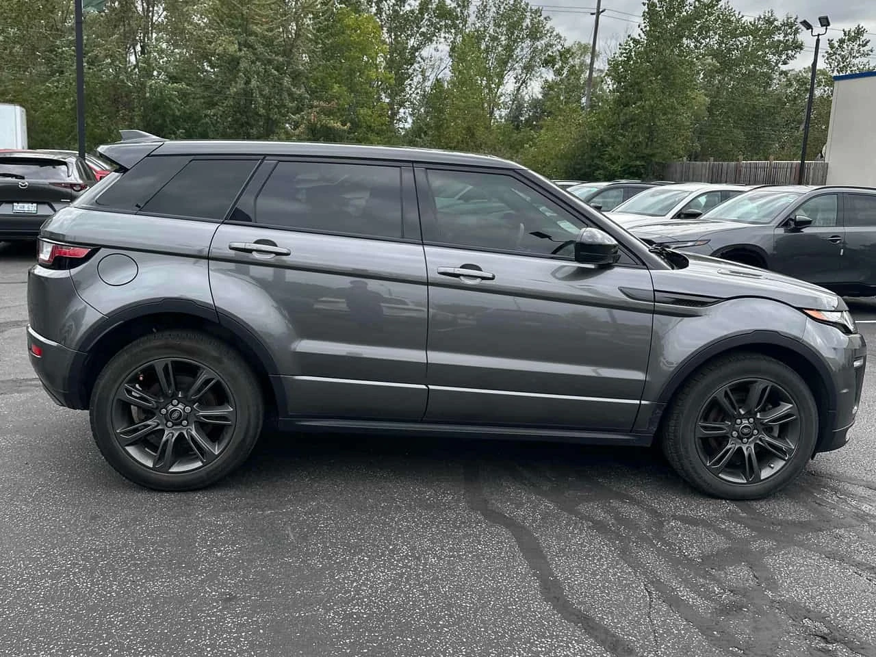 Land Rover Range Rover Evoque * Landmark Special Edition* АВТОКРЕДИТ* , снимка 3 - Автомобили и джипове - 56268523