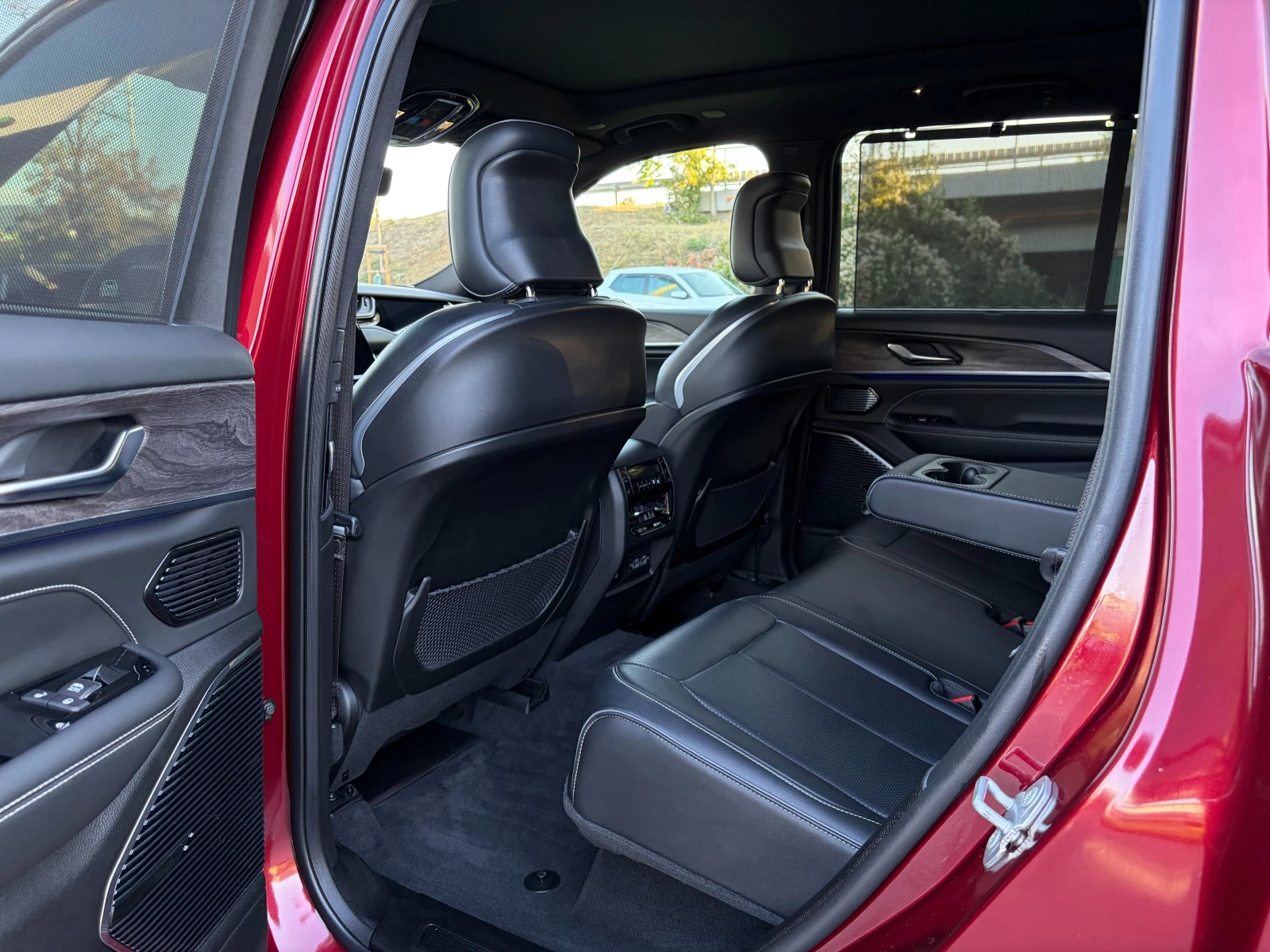 Jeep Grand cherokee 5.7Hemi/55хил.км/FULL/NIGHT VISION/360, снимка 15 - Автомобили и джипове - 56318151