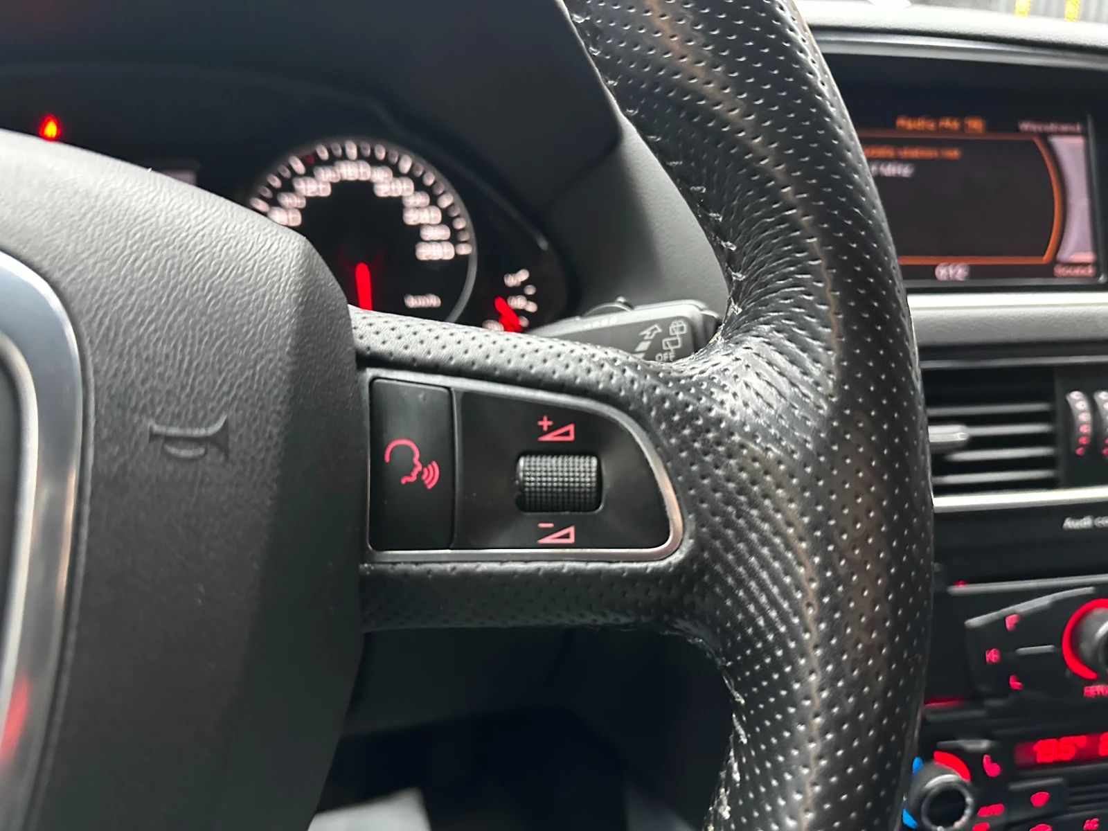 Audi Q5 3.0 V6 TDI quattro , снимка 16 - Автомобили и джипове - 56327957
