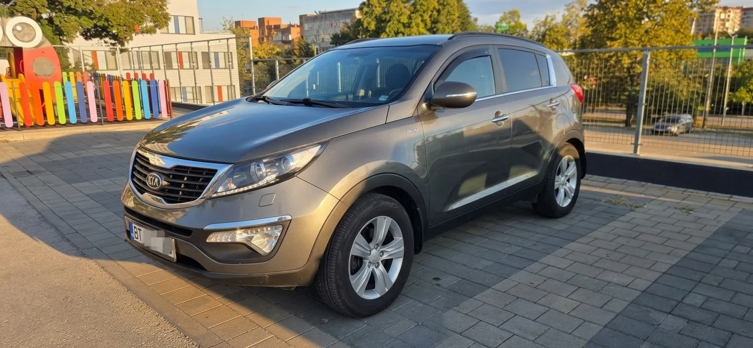Kia Sportage, снимка 2 - Автомобили и джипове - 56357236