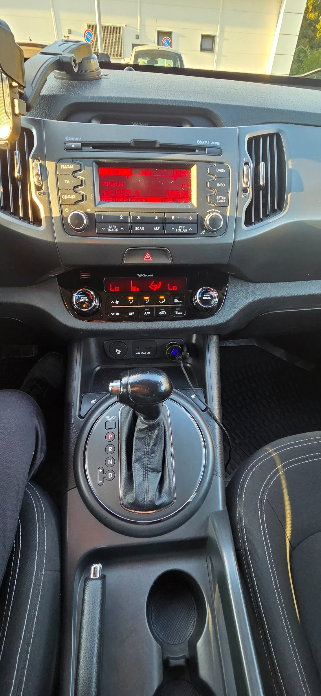Kia Sportage, снимка 8 - Автомобили и джипове - 56357236