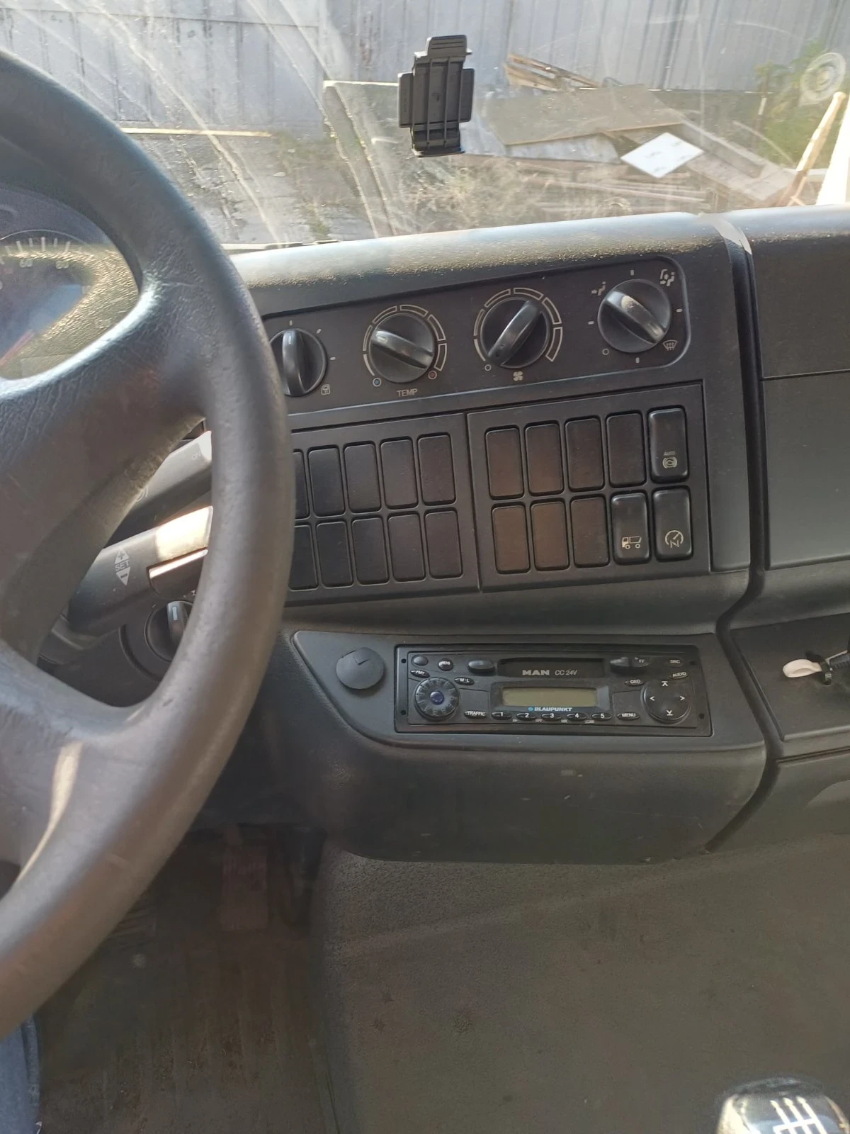 Man 8.180 | Mobile.bg   10