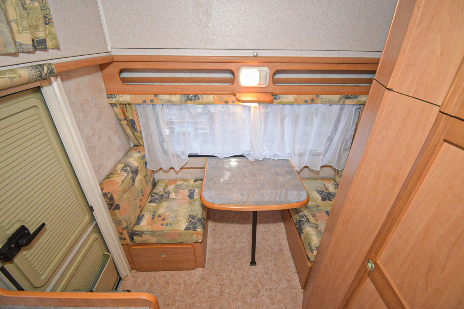 Каравана Rapido Club 39T Evolution, снимка 13 - Каравани и кемпери - 56119411
