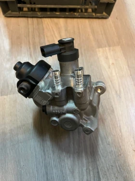 0445010537 VW AUDI SKODA 04L130755D Помпа високо налягане 0445010537 04L 130 755 D, снимка 1
