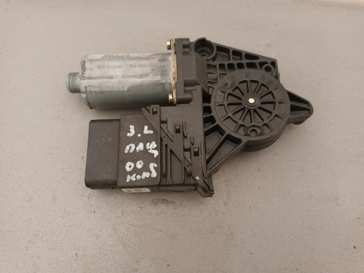 Моторче задно ляво стъкло фолксваген пасат 1.9