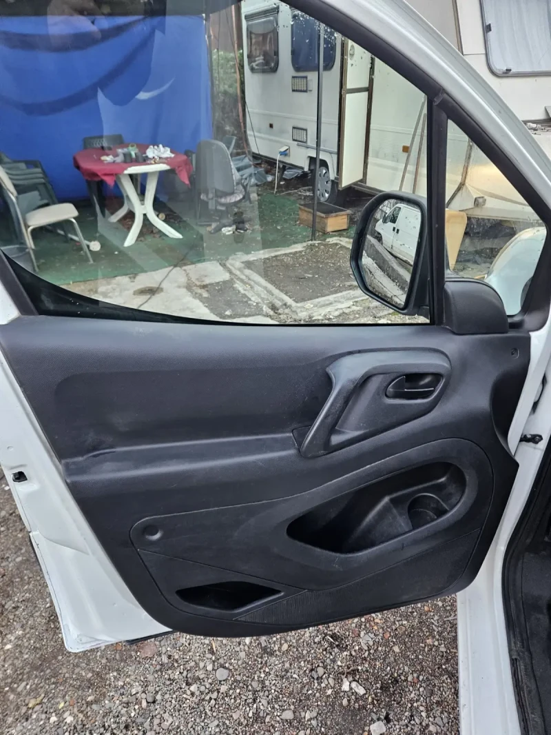 Citroen Berlingo 1.6 HDI Face Lift, снимка 6 - Автомобили и джипове - 48558869