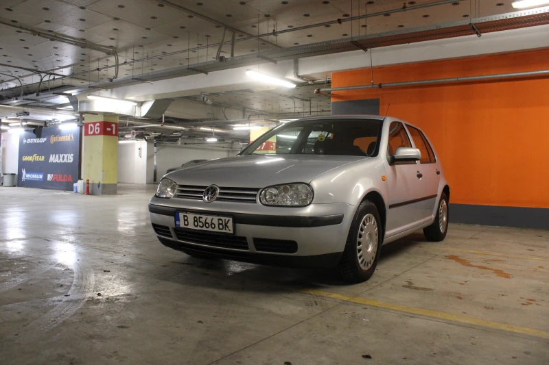 VW Golf 1.6, снимка 2 - Автомобили и джипове - 48976226