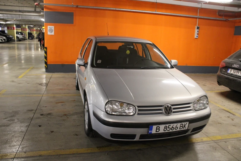 VW Golf 1.6, снимка 1 - Автомобили и джипове - 48976226