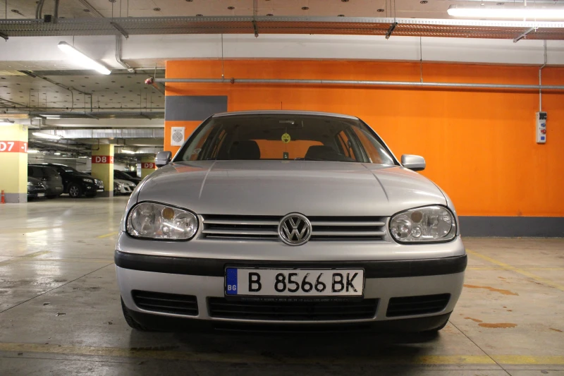 VW Golf 1.6, снимка 3 - Автомобили и джипове - 48976226