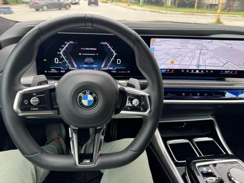 BMW 740  Гаранционна/Xdrive/TV/Bowers&Wilkins/Подгрев/HuD, снимка 15 - Автомобили и джипове - 52734597