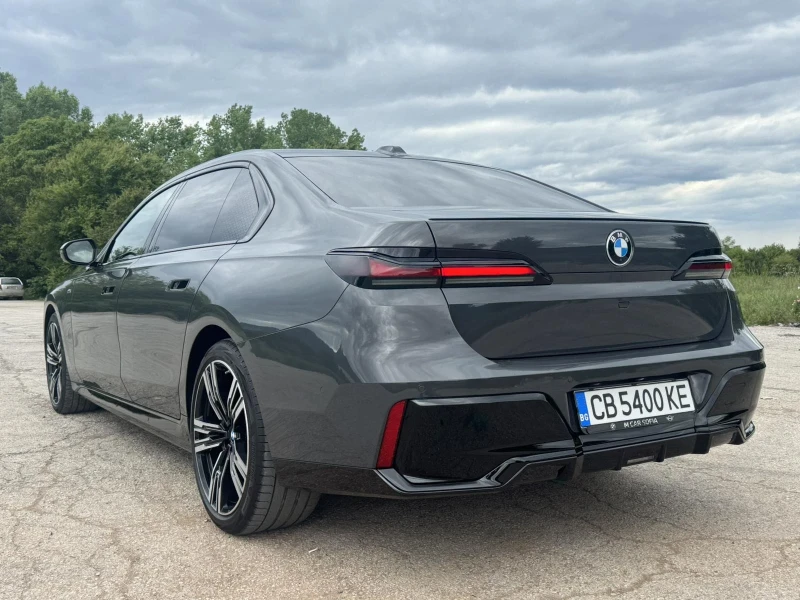 BMW 740  Гаранционна/Xdrive/TV/Bowers&Wilkins/Подгрев/HuD, снимка 5 - Автомобили и джипове - 52734597