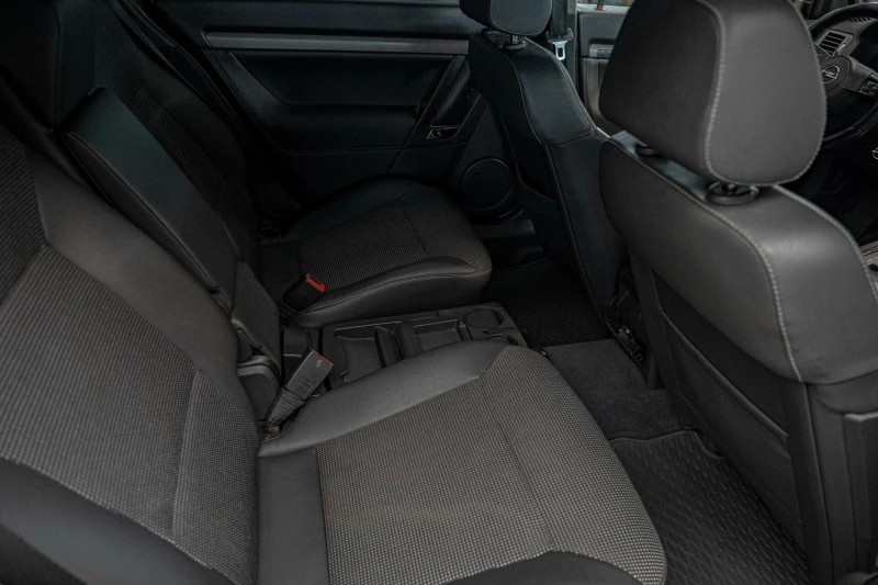 Opel Signum 1.9 CDTI 16V/Cosmo/OPC LINE/Подгрев/Solar Protect, снимка 9 - Автомобили и джипове - 51278206