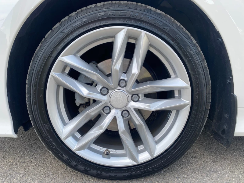 Toyota Corolla 1.8 HEV, снимка 14 - Автомобили и джипове - 51842913