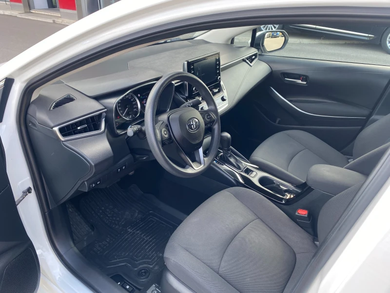 Toyota Corolla 1.8 HEV, снимка 13 - Автомобили и джипове - 51842913