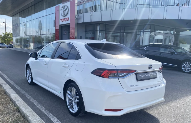 Toyota Corolla 1.8 HEV, снимка 6 - Автомобили и джипове - 51842913