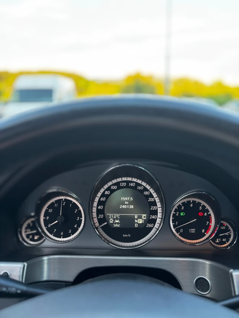 Mercedes-Benz E 350 AMG Pack, снимка 10 - Автомобили и джипове - 52041488