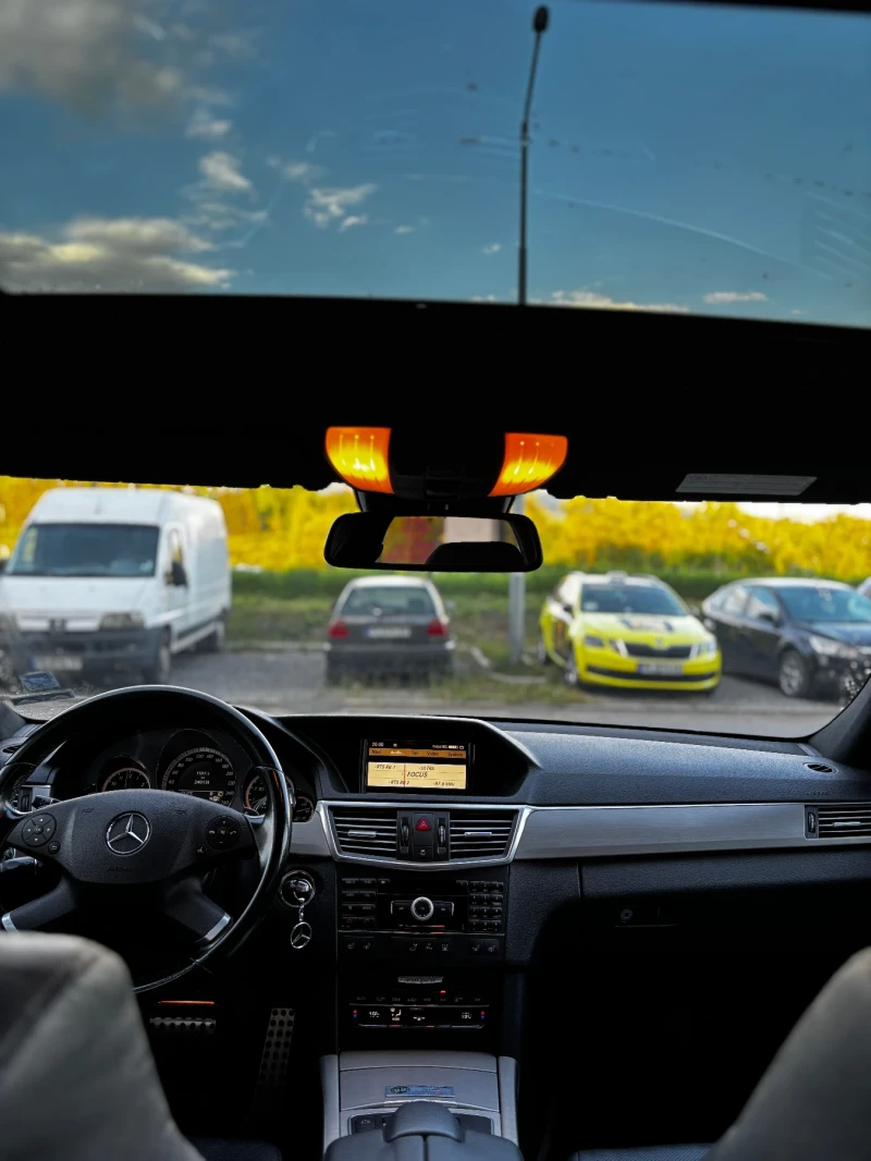 Mercedes-Benz E 350 AMG Pack, снимка 11 - Автомобили и джипове - 52041488