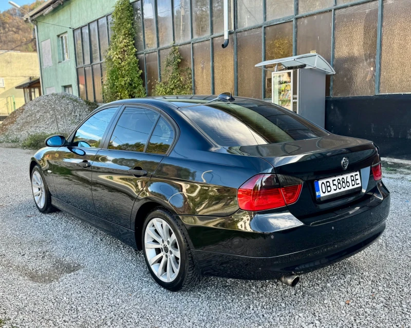 BMW 318 I Автоматик, снимка 4 - Автомобили и джипове - 52285328