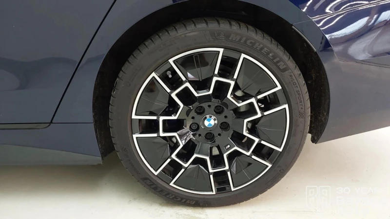 BMW i4 40 eDrive M Sport Paket, снимка 17 - Автомобили и джипове - 52815813