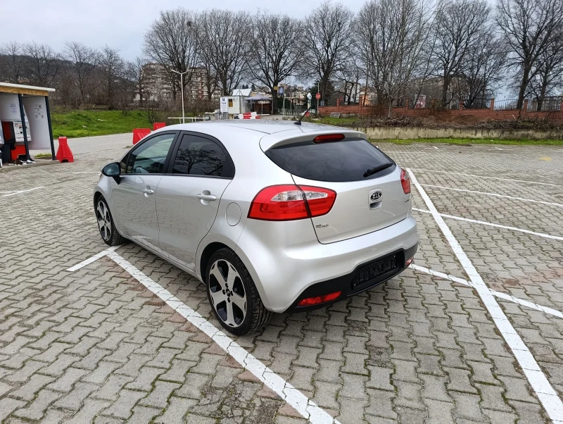 Kia Rio 1.4 16V CRDI FACE LED, снимка 4 - Автомобили и джипове - 53043639