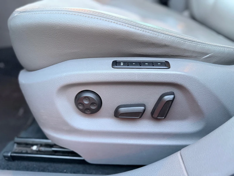 VW Sharan * 2.0tdi * 170к.с * Highline * KeylessGo * FULL, снимка 13 - Автомобили и джипове - 53135176