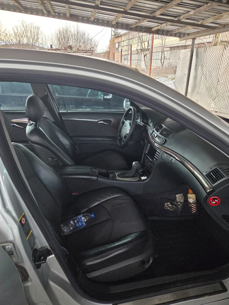 Mercedes-Benz E 270, снимка 4 - Автомобили и джипове - 53568692