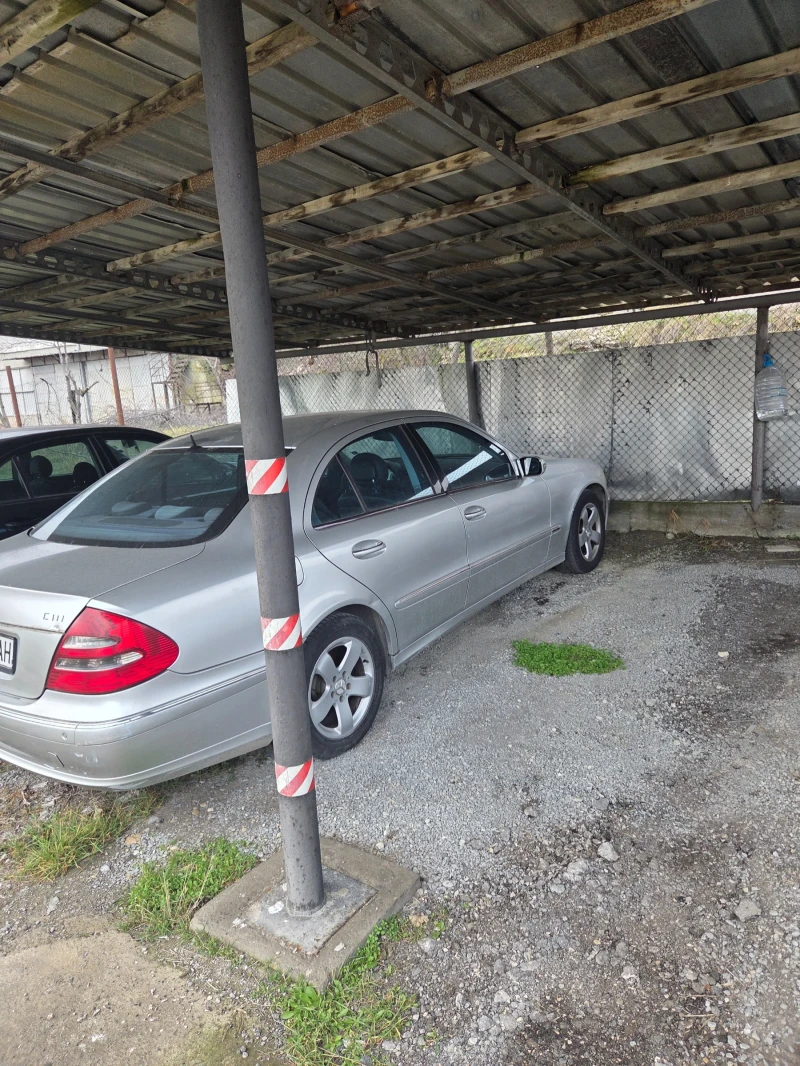Mercedes-Benz E 270, снимка 11 - Автомобили и джипове - 53568692
