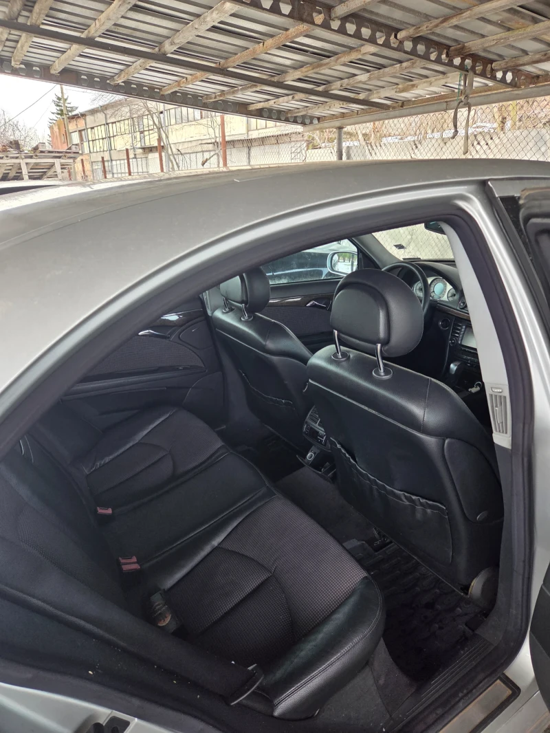 Mercedes-Benz E 270, снимка 5 - Автомобили и джипове - 53568692