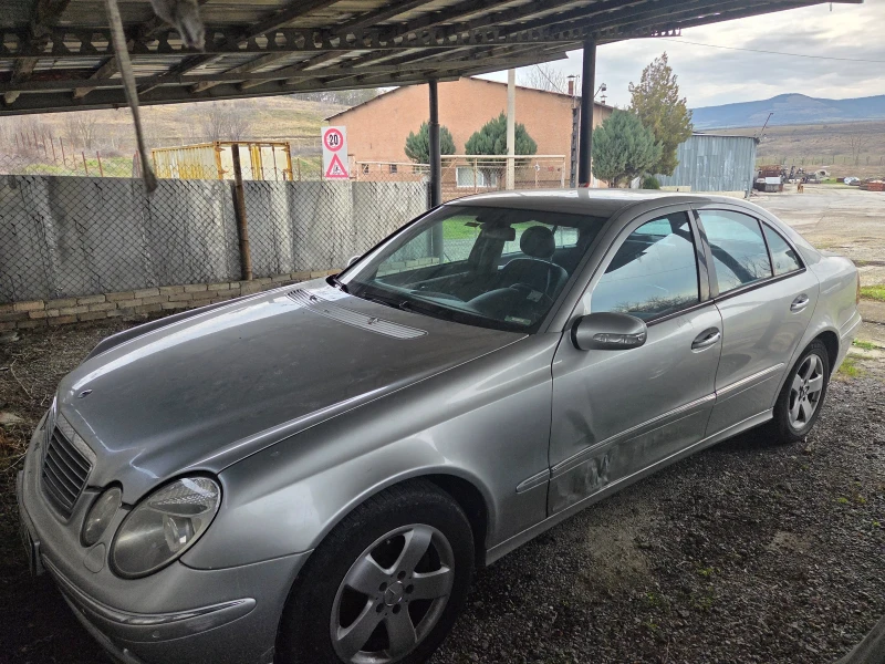 Mercedes-Benz E 270, снимка 8 - Автомобили и джипове - 53568692