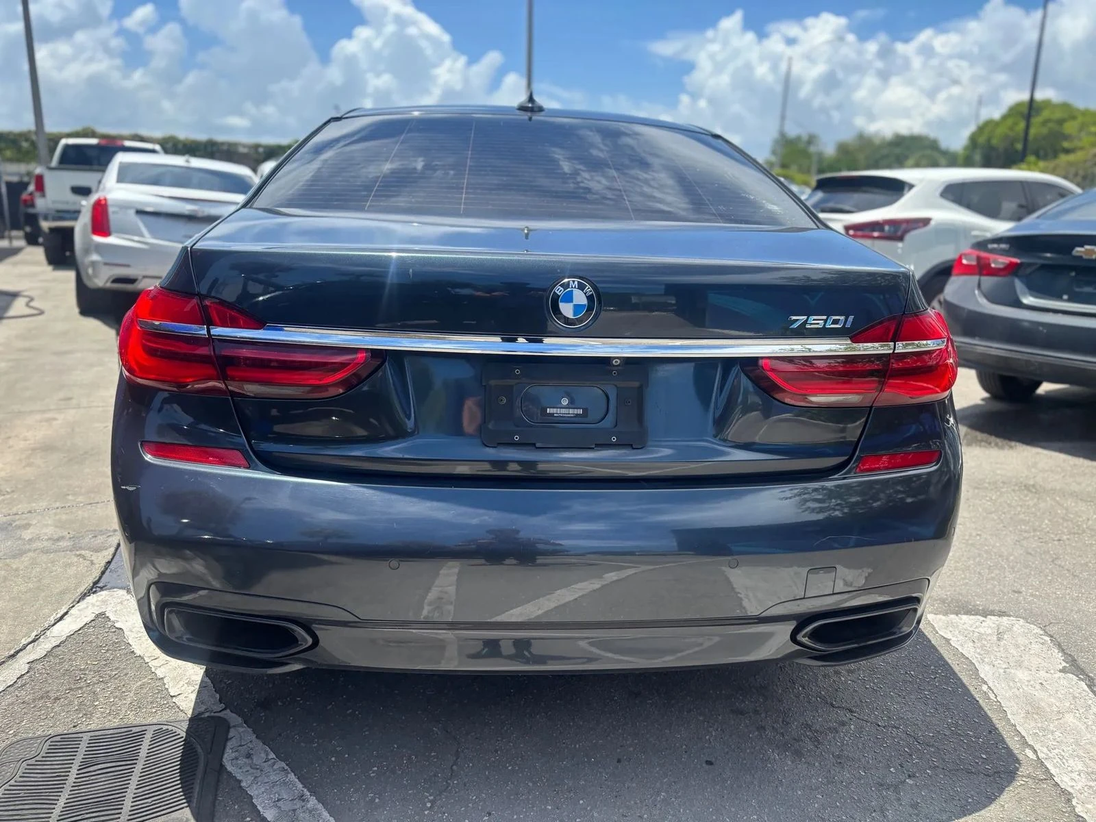BMW 750 M* SPORT* ХЕДЪП* ОБДУХВАНЕ* МАСАЖ* ВАКУУМ*  - изображение 8