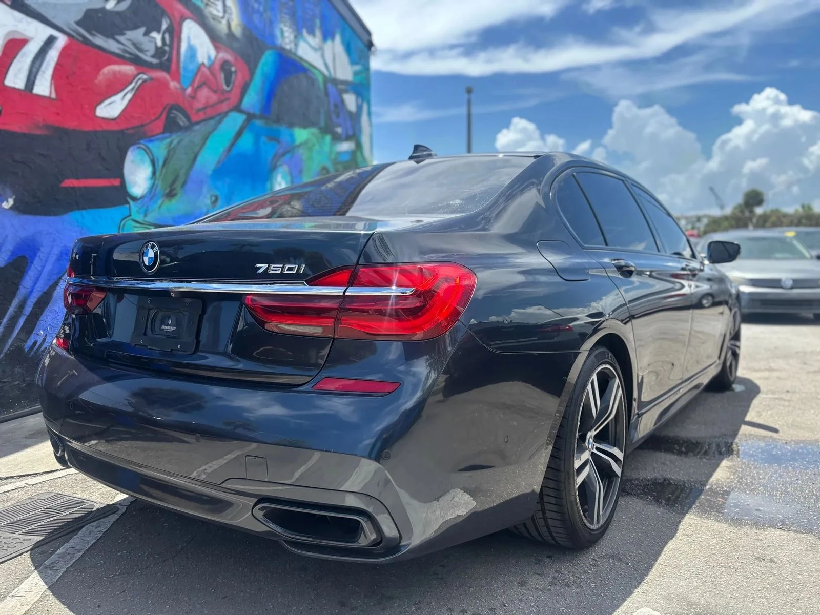 BMW 750 M* SPORT* ХЕДЪП* ОБДУХВАНЕ* МАСАЖ* ВАКУУМ*  - изображение 2