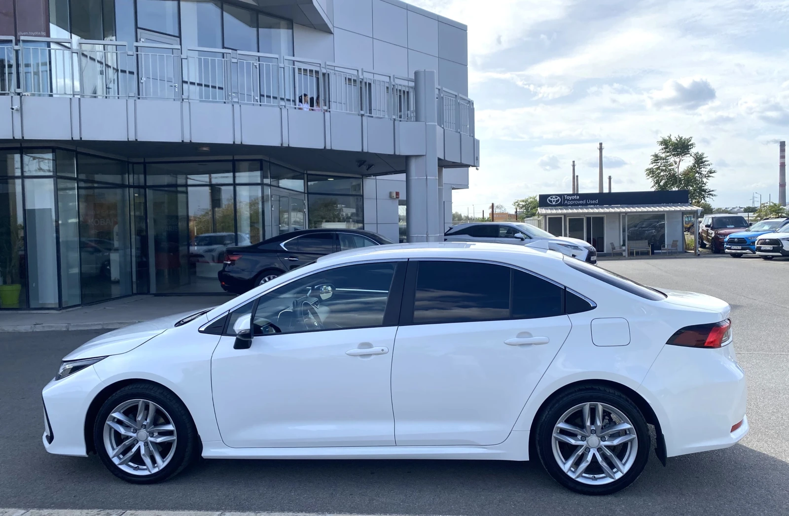 Toyota Corolla 1.8 HEV - изображение 7