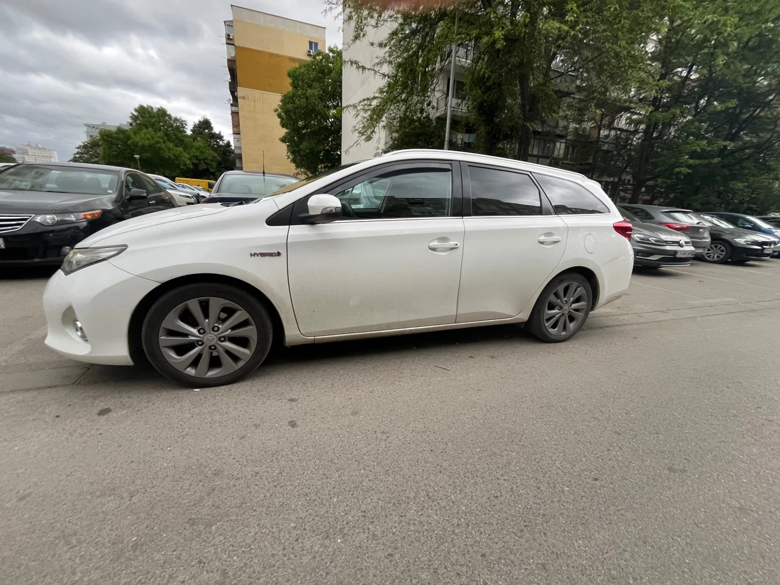 Toyota Auris 1.8 Hybrid  - изображение 4
