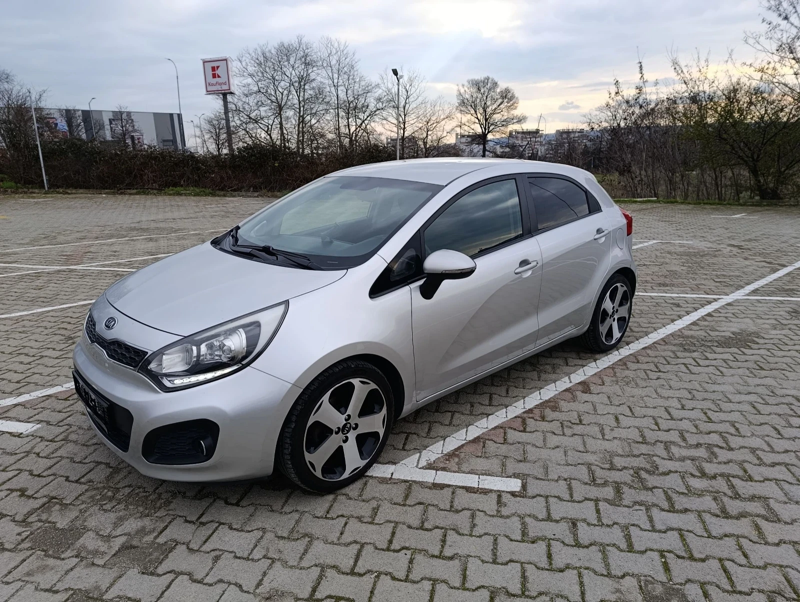 Kia Rio 1.4 16V CRDI FACE LED - изображение 2