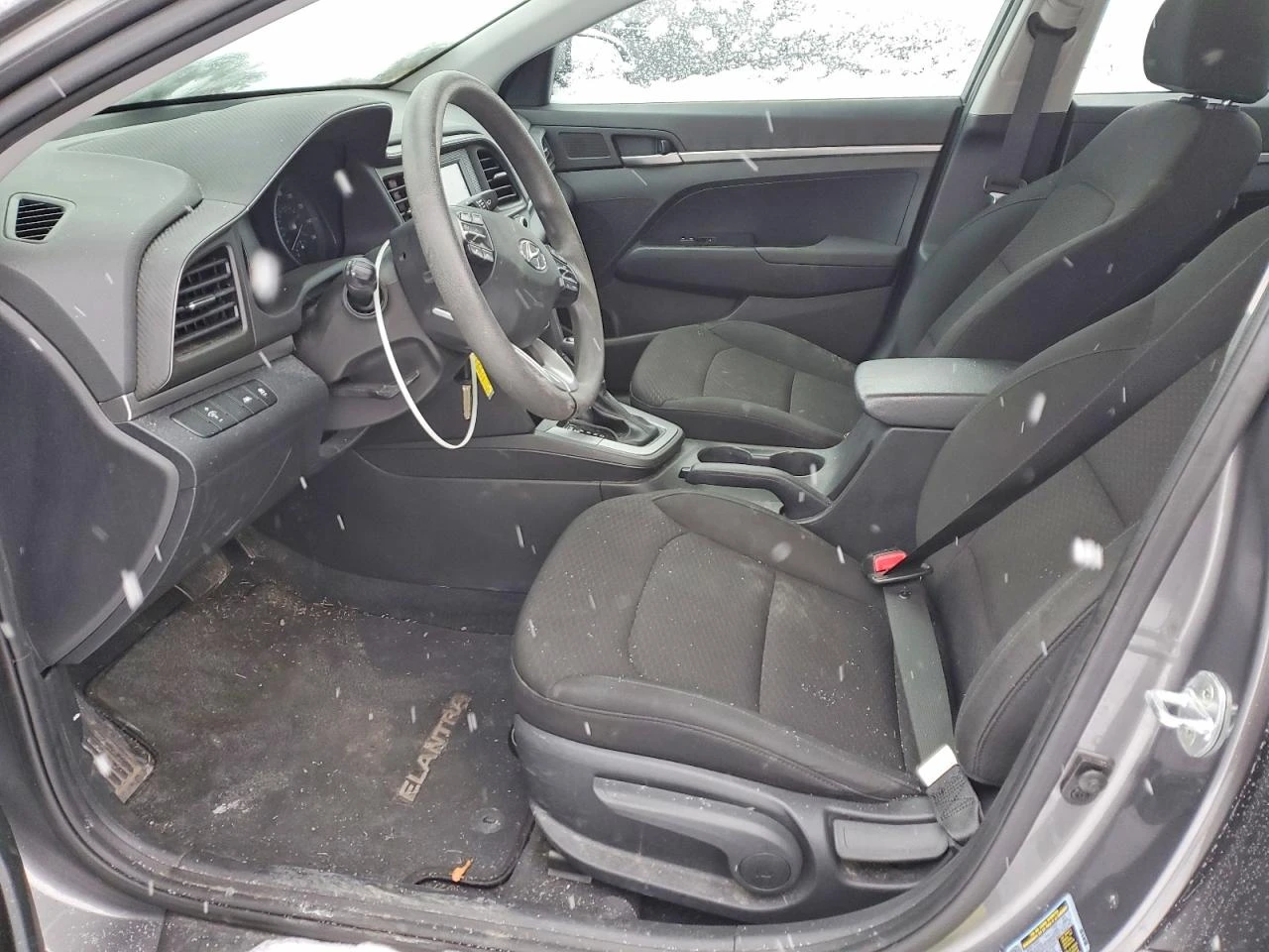 Hyundai Elantra 2.0* РЕАЛНИ КМ - изображение 8