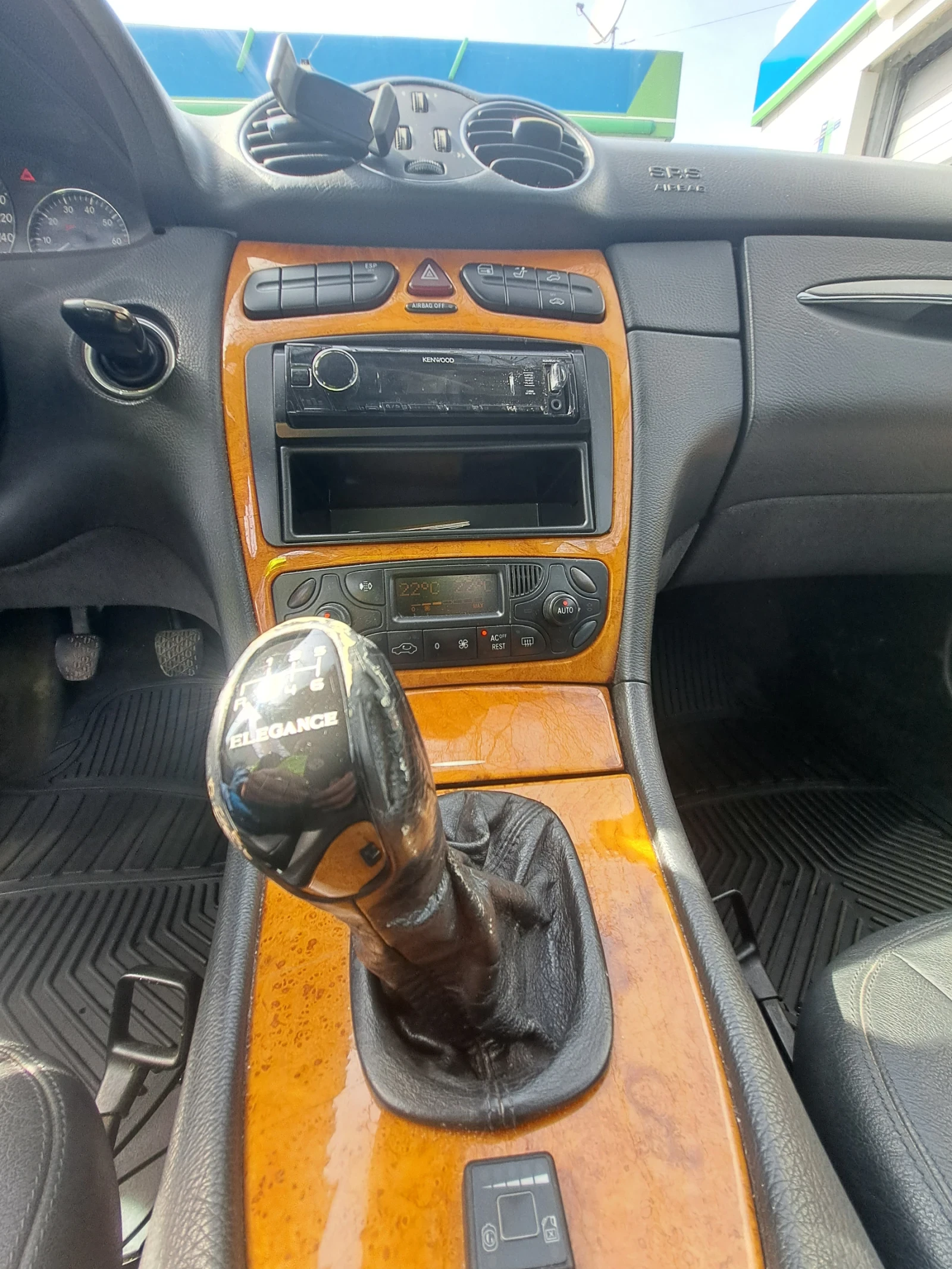 Mercedes-Benz CLK 240, снимка 8 - Автомобили и джипове - 53879998