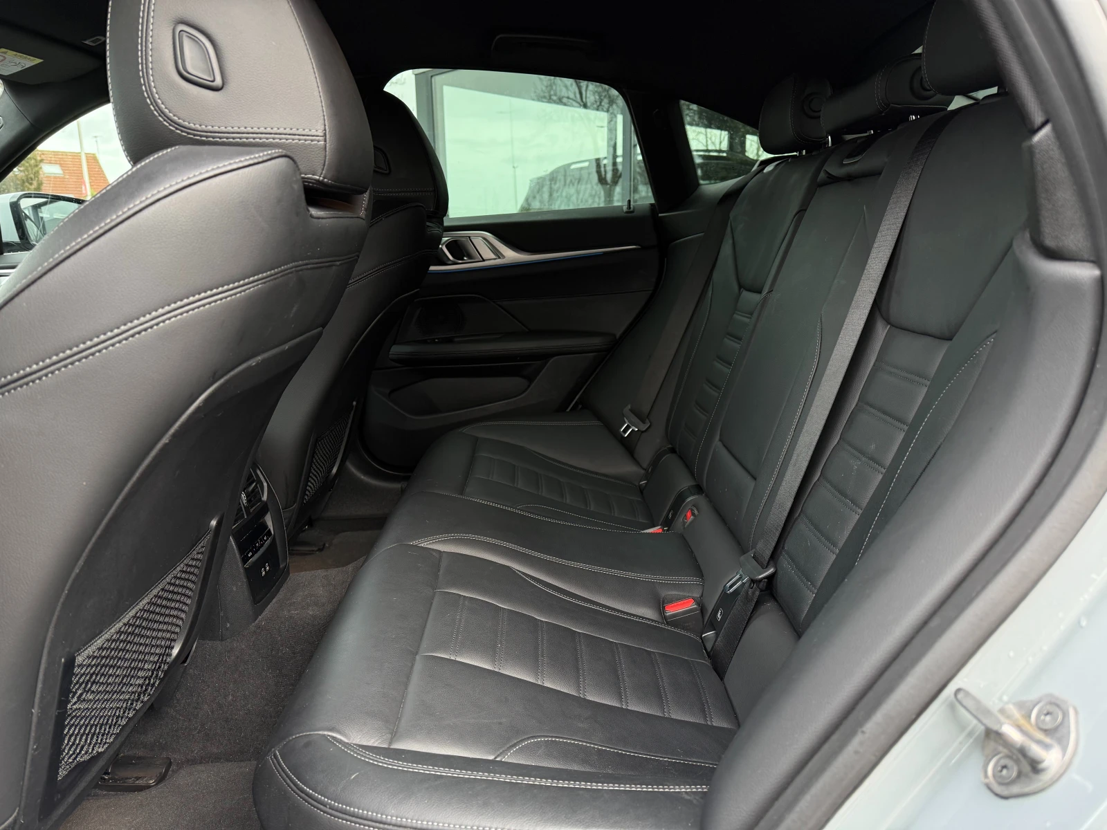 BMW i4 Brooklyn Grey, снимка 8 - Автомобили и джипове - 53961837