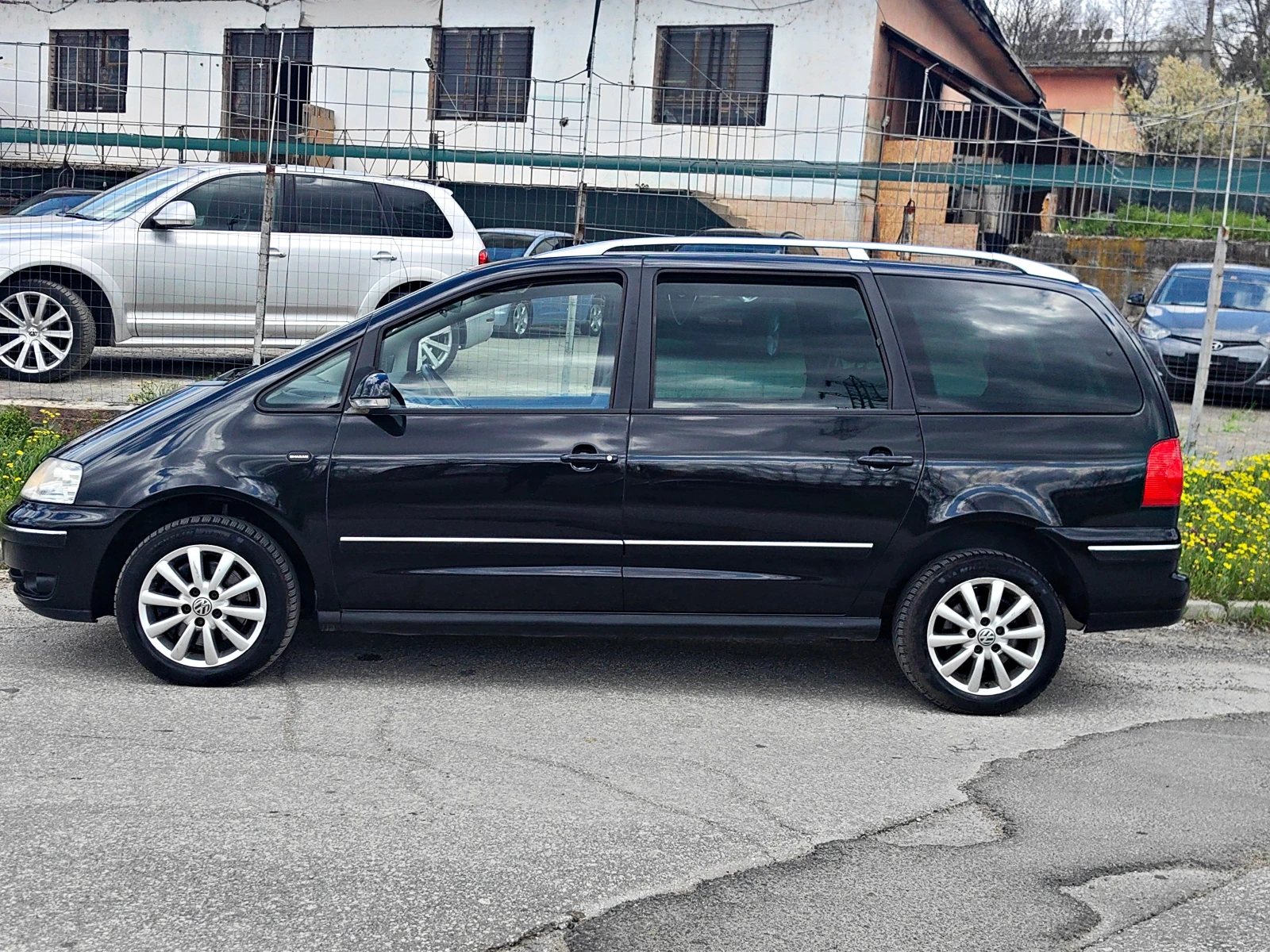 VW Sharan 1.8T!!ШВЕЙЦАРИЯ!!УНИКАТ!!ТОП СЪСТОЯНИЕ!7МЕСТА, снимка 2 - Автомобили и джипове - 54147151