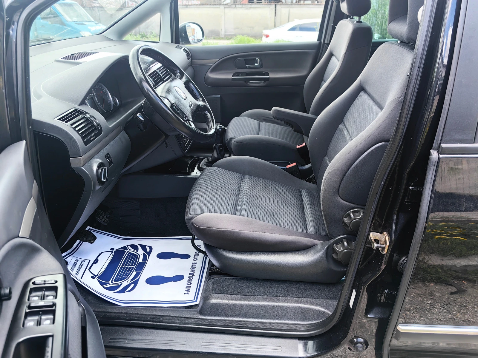 VW Sharan 1.8T!!ШВЕЙЦАРИЯ!!УНИКАТ!!ТОП СЪСТОЯНИЕ!7МЕСТА, снимка 9 - Автомобили и джипове - 54147151