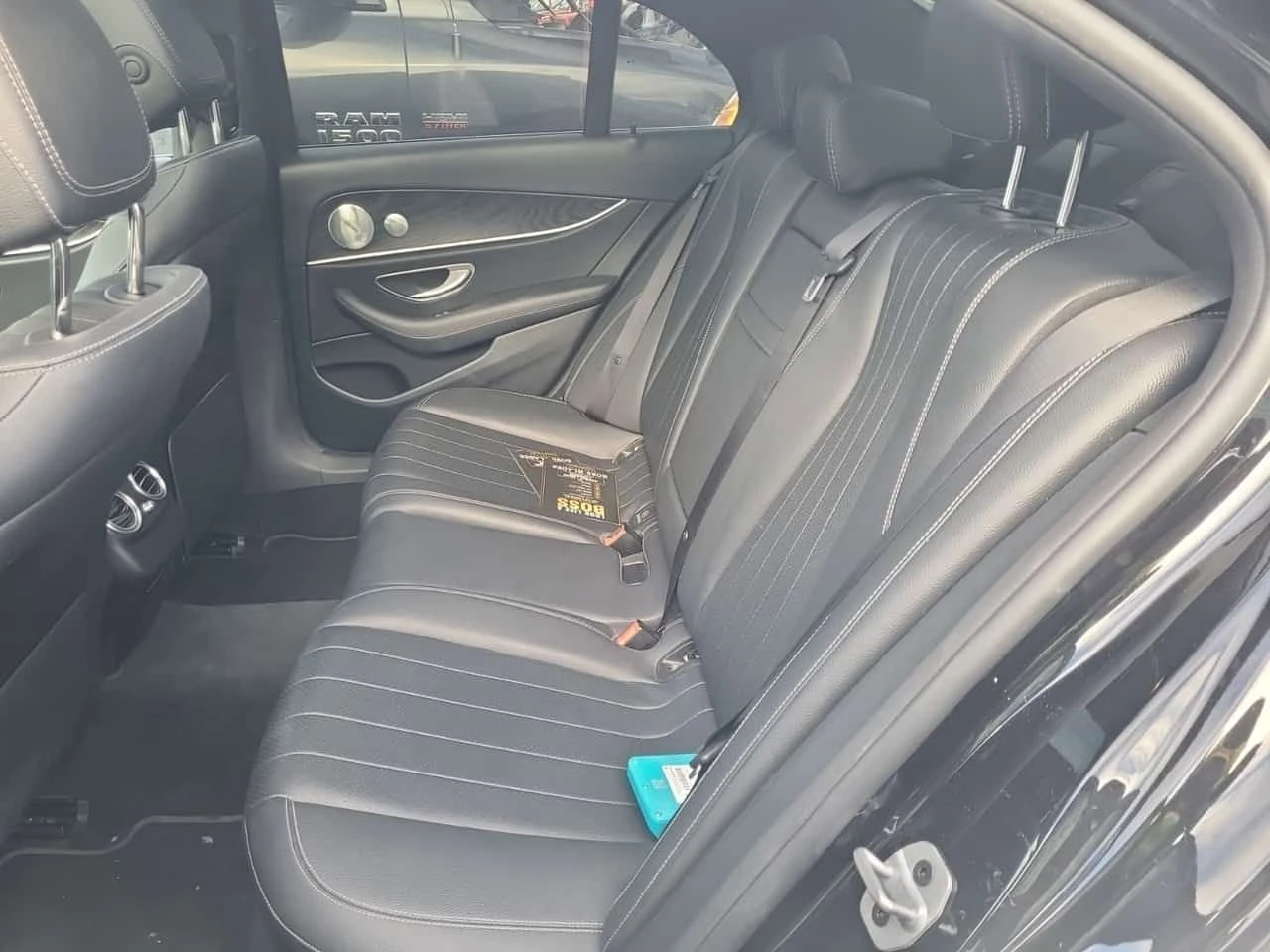 Mercedes-Benz E 300 AMG Line * Multibeam * CARFAX * 62k km! * , снимка 10 - Автомобили и джипове - 54601612