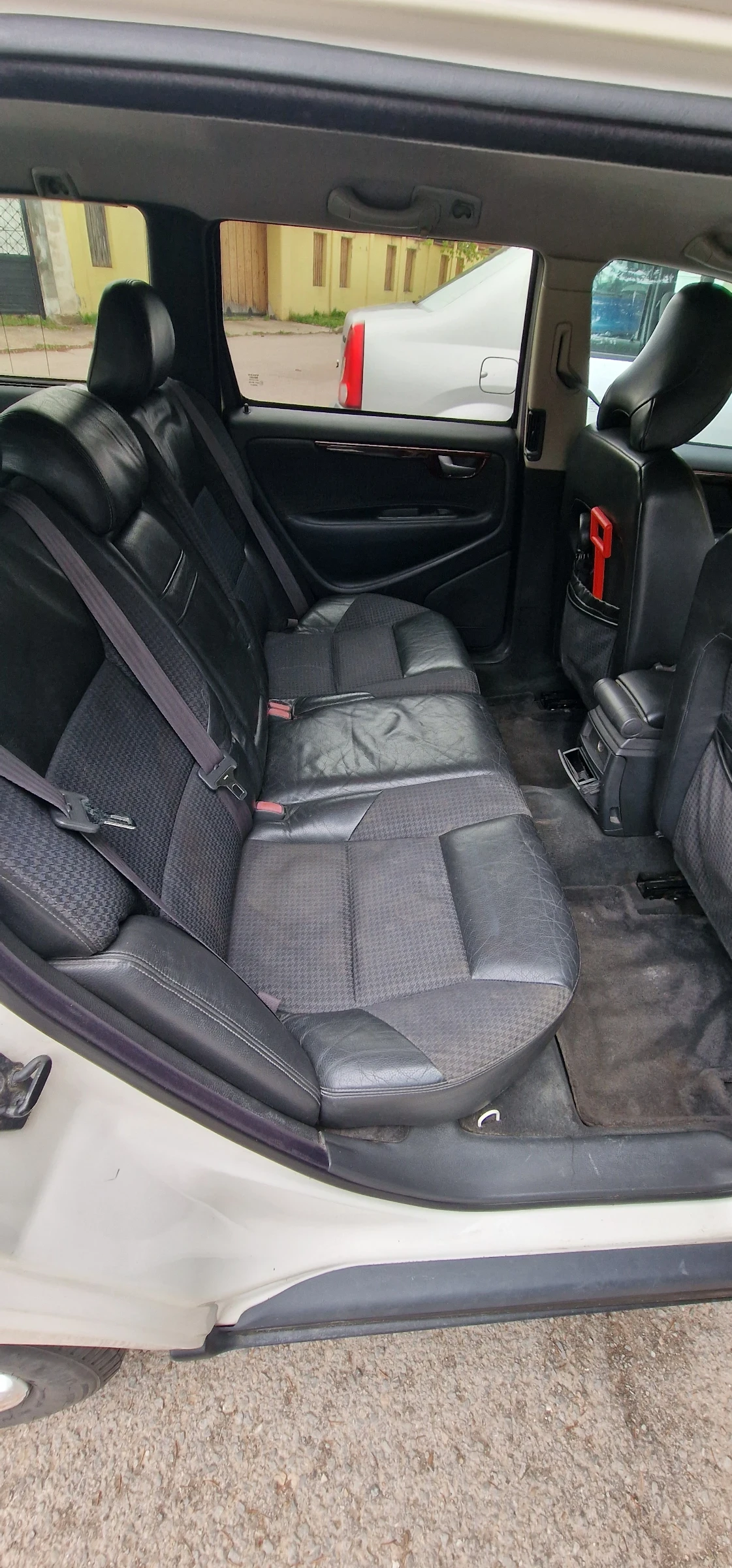 Volvo V70, снимка 8 - Автомобили и джипове - 54782908