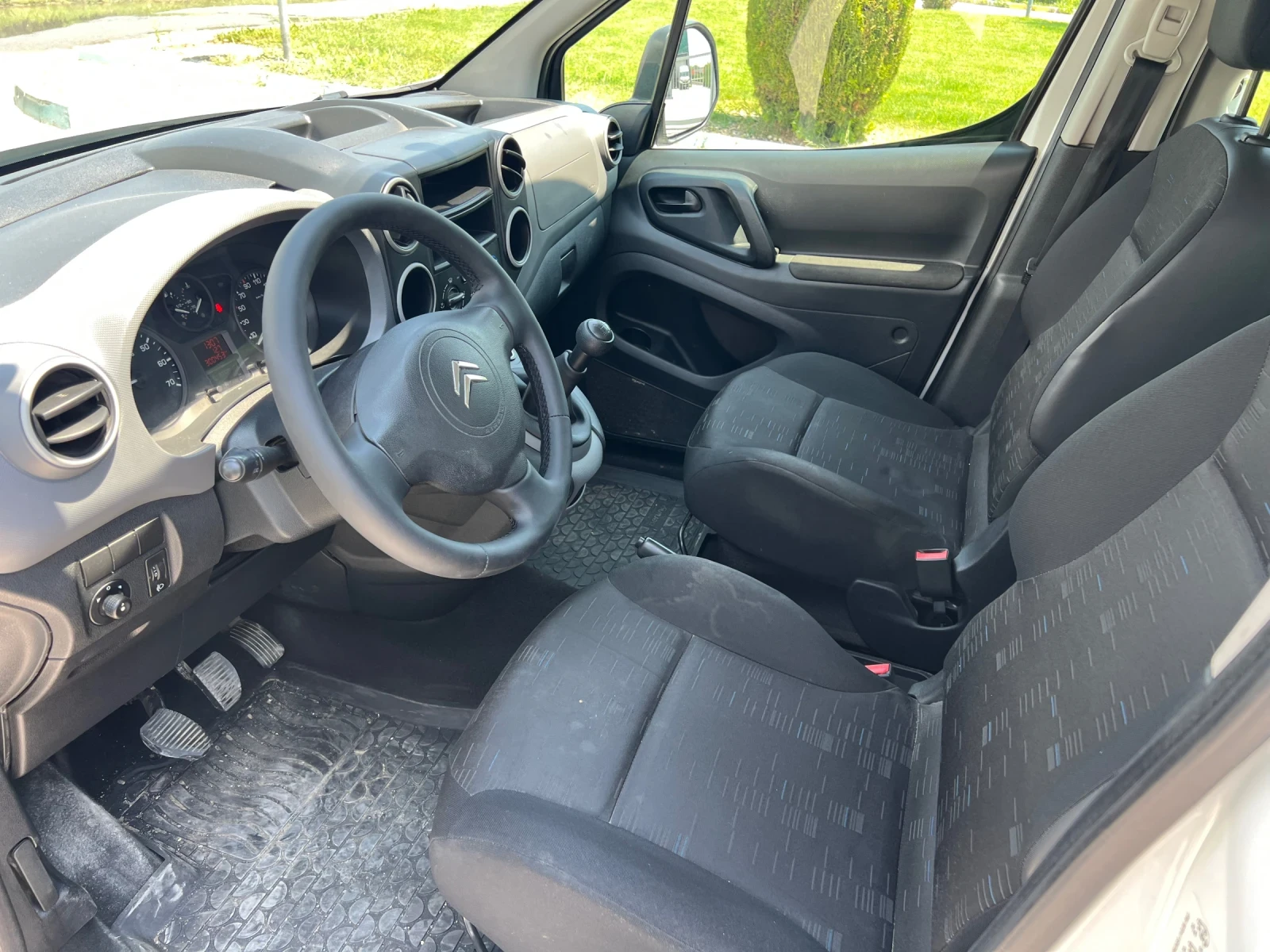 Citroen Berlingo 1, 6 HDI, снимка 10 - Автомобили и джипове - 54835011