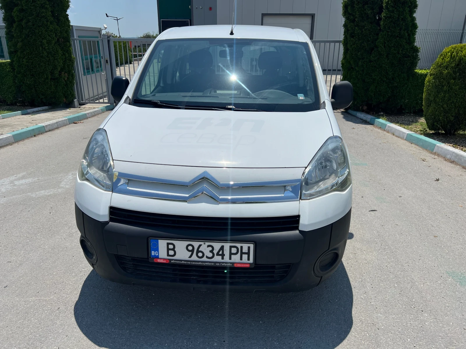 Citroen Berlingo 1, 6 HDI, снимка 8 - Автомобили и джипове - 54835011