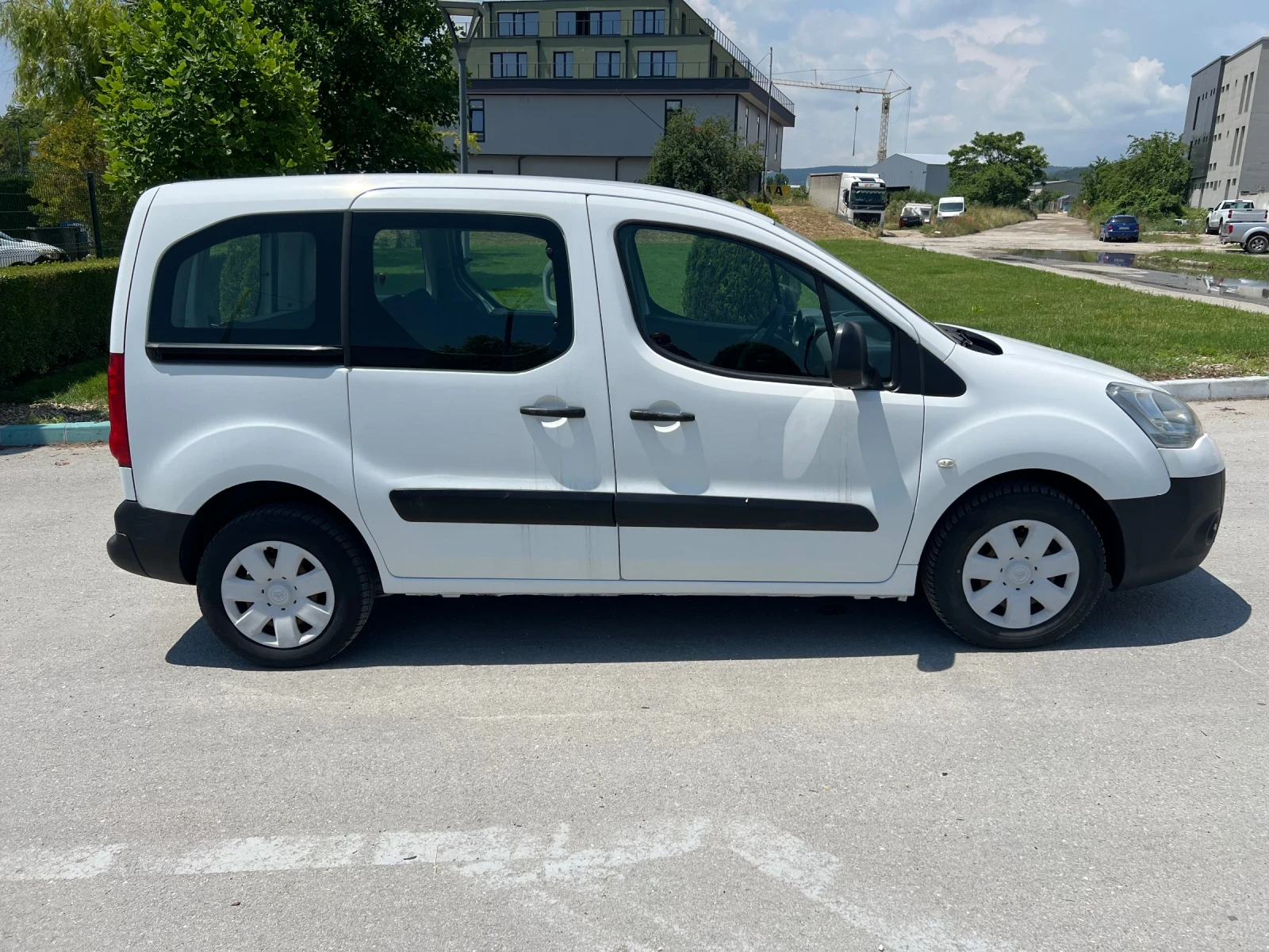 Citroen Berlingo 1, 6 HDI, снимка 2 - Автомобили и джипове - 54835011