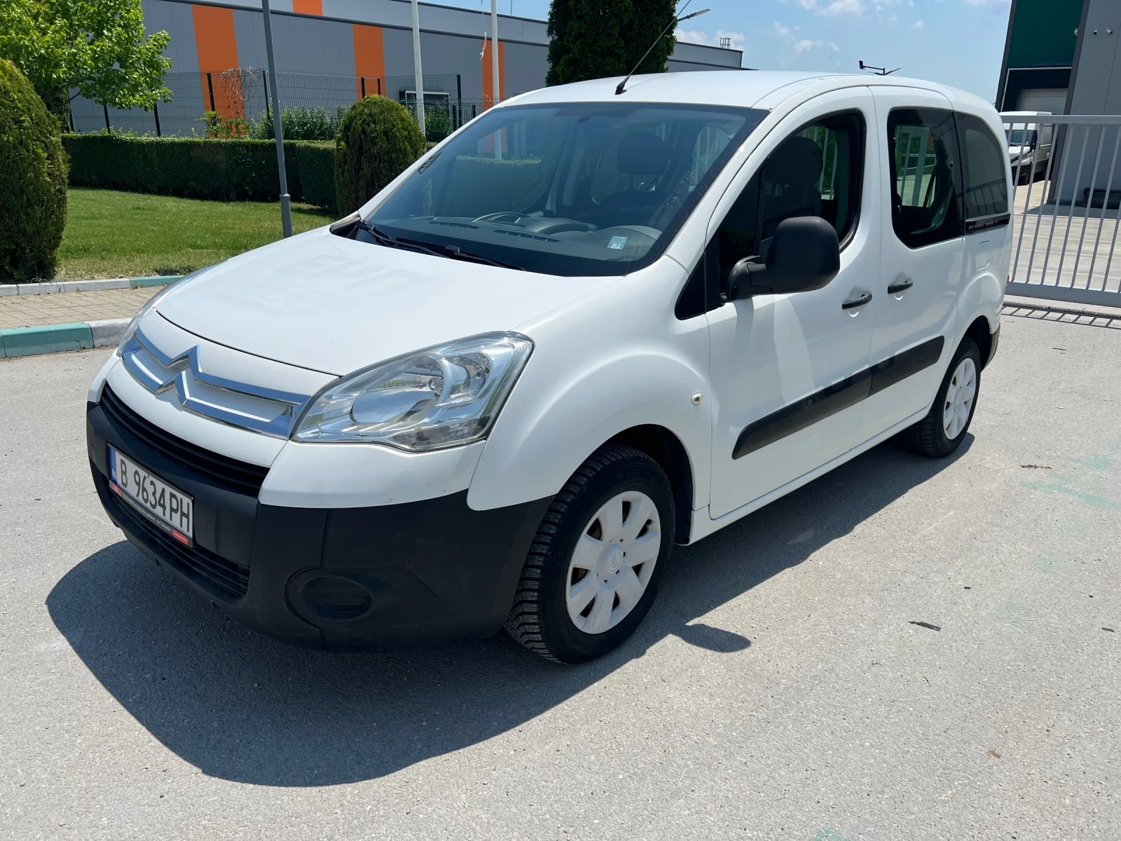 Citroen Berlingo 1, 6 HDI, снимка 7 - Автомобили и джипове - 54835011