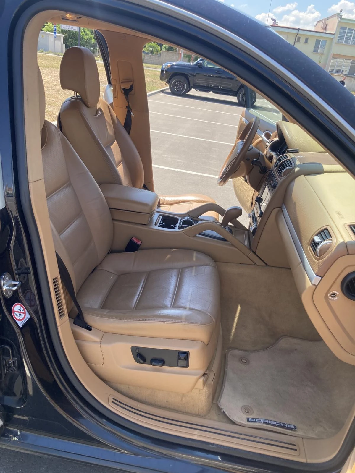 Porsche Cayenne 3.2 Бензин Автоматик, снимка 13 - Автомобили и джипове - 54843786
