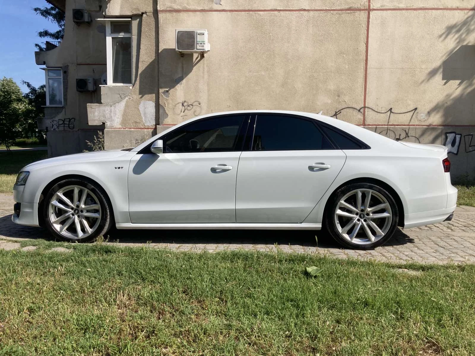 Audi S8 Plus MATRIX/Вакум/обдух/Дистр/360/Обслужена, снимка 2 - Автомобили и джипове - 54843786