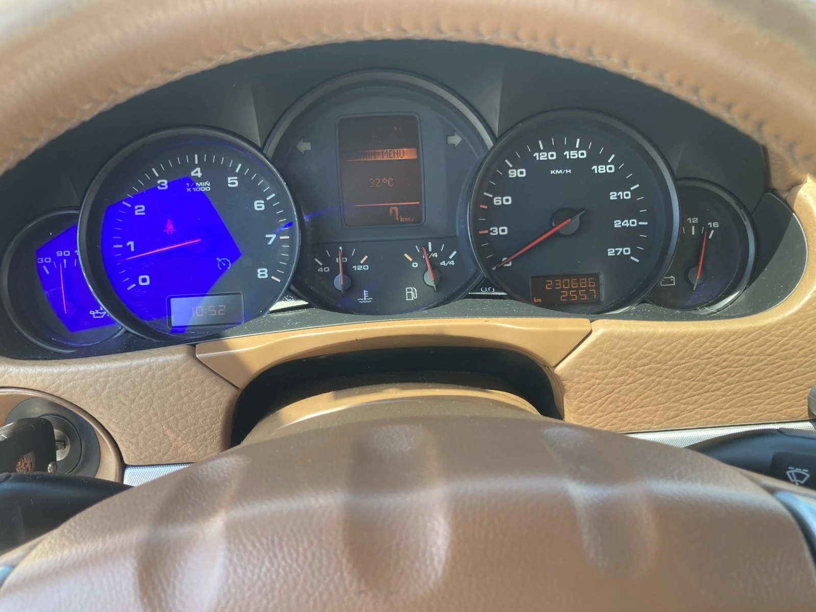 Porsche Cayenne 3.2 Бензин Автоматик, снимка 11 - Автомобили и джипове - 54843786